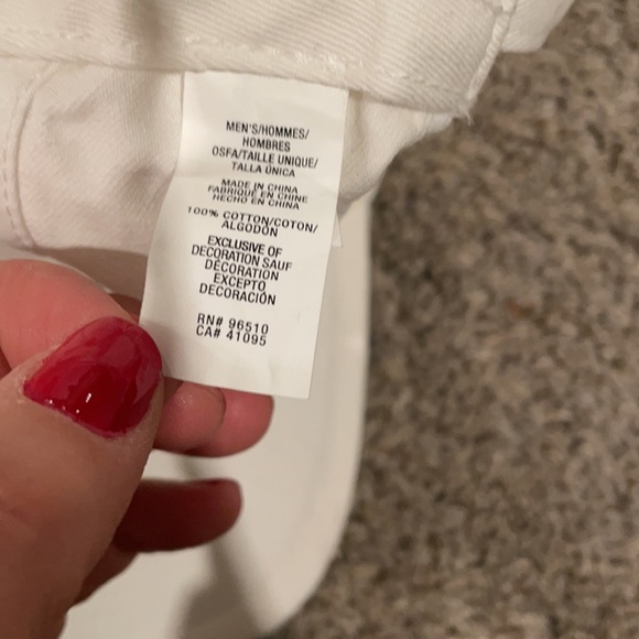 Under Armour hat - Picture 4 of 4